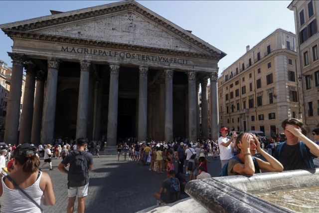 Italy puts 15 cities on red alert due to weekend heat waves