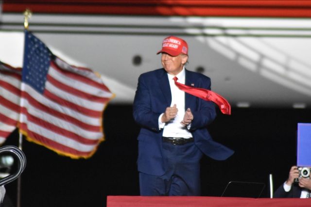 Trump holds wide lead over rivals in race for Republican presidential ...