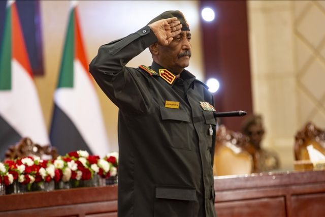 Sudan army chief visits South Sudan for talks on conflict