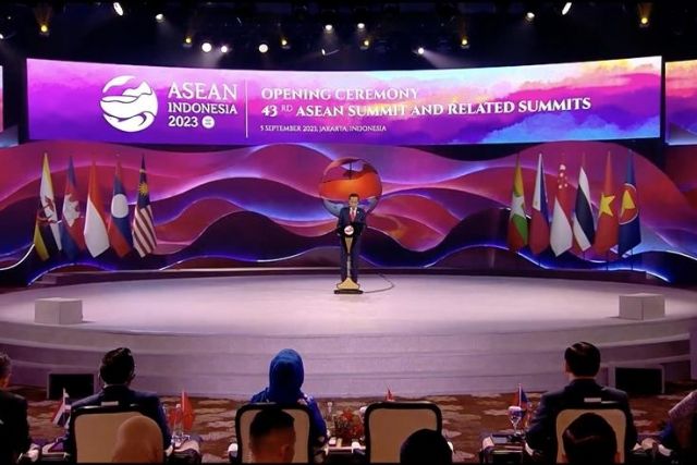 Indonesia hands over ASEAN presidency to Laos