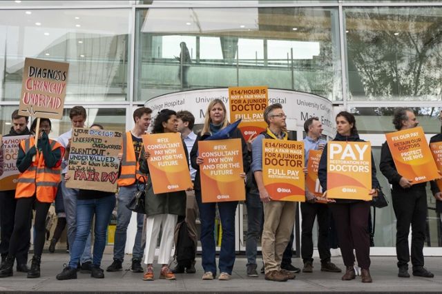 UK faces unprecedented strike action by health workers amid ongoing pay dispute