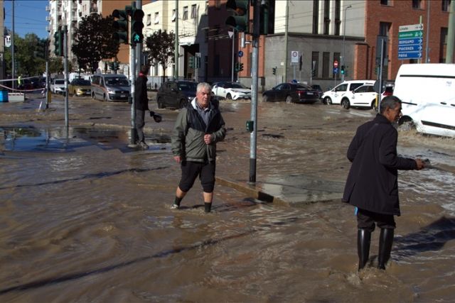 Heavy rainfall floods streets of Milan