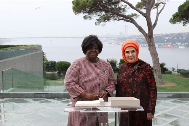 Turkish first lady meets counterparts, chief of UN Human Settlements Program