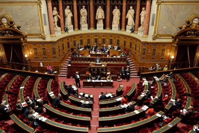 French Senate passes bill on controlling immigration