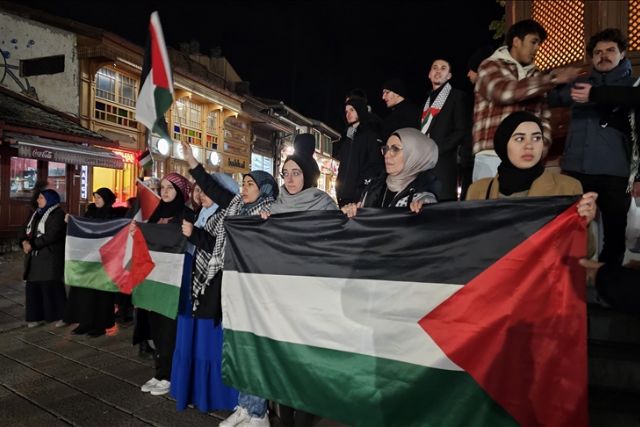 Thousands of Bosnians demand end to Israel's attacks to Gaza
