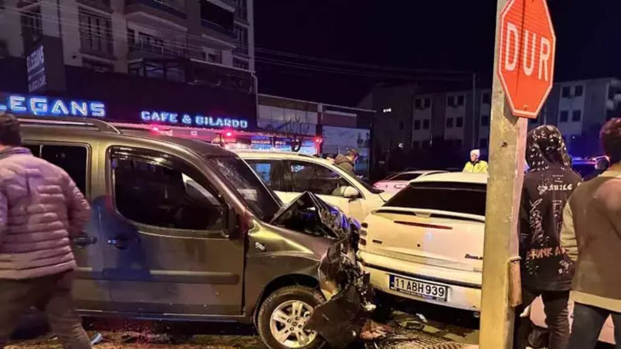 Bursa'da ehliyetsiz sürücülerin karıştığı kazada 3 kişi yaralandı