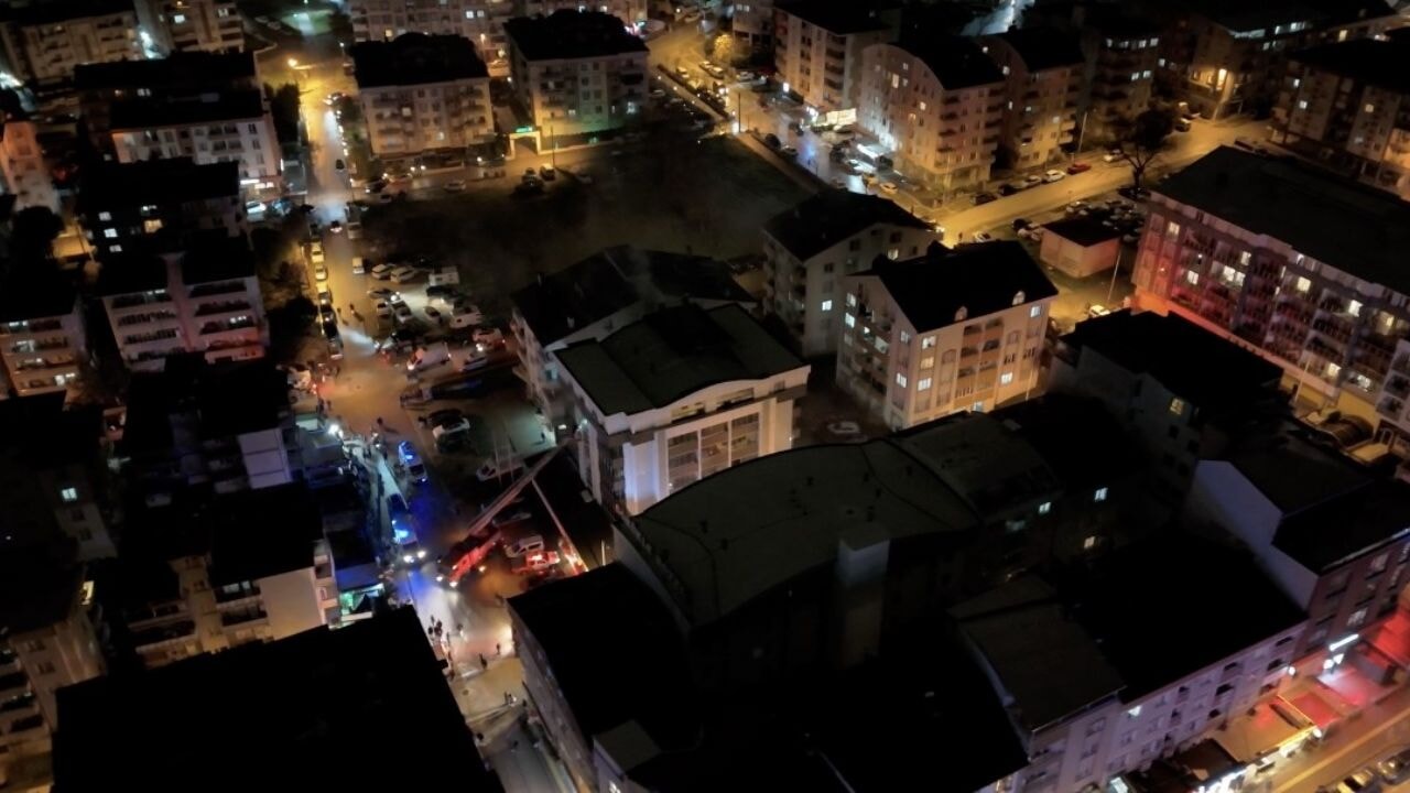 Bursa'da otel yangını kontrol altına alındı: 7 kişi yaralandı