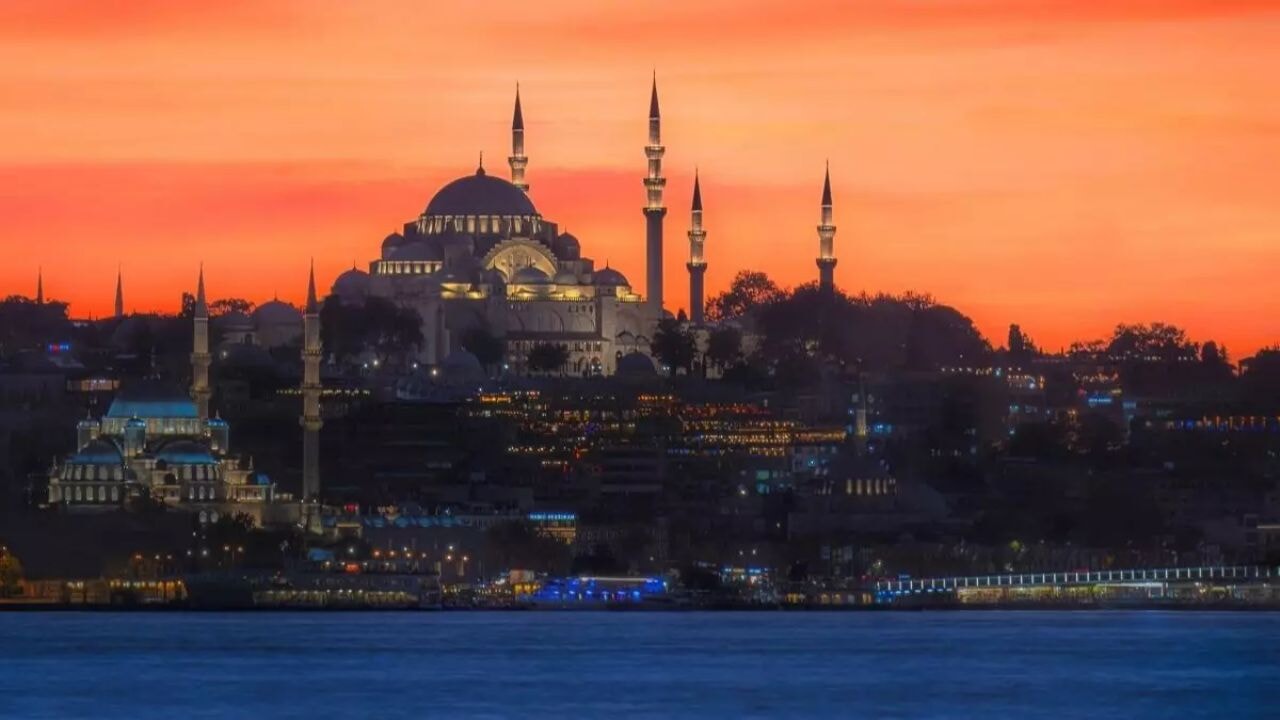 Diyanet'ten yatsı öncesi toplu dua çağrısı