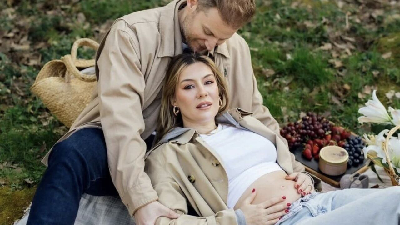 Ege Kökenli bebeğini kaybetti: Hamile oyuncu 5 aylık bebeğini kaybettiğini duyurdu!