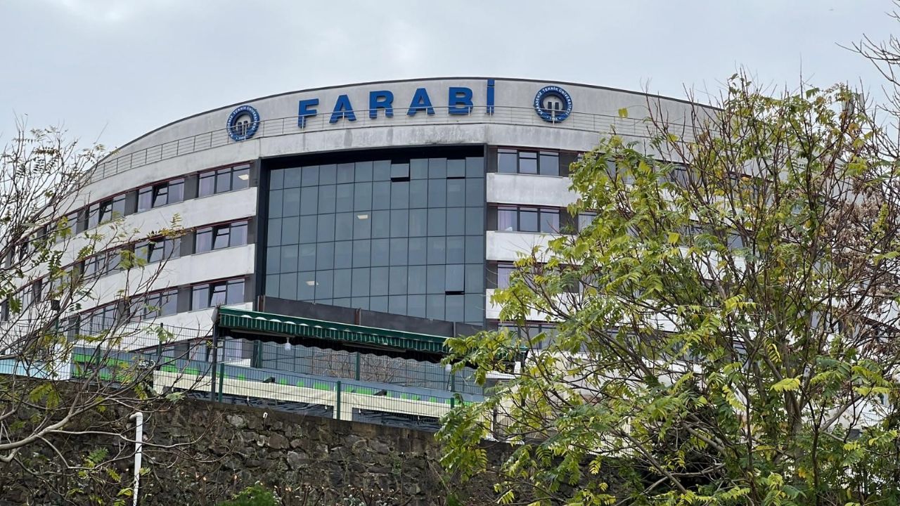 Hastalardan elden para aldığı iddia edilen profesör tutuklandı!