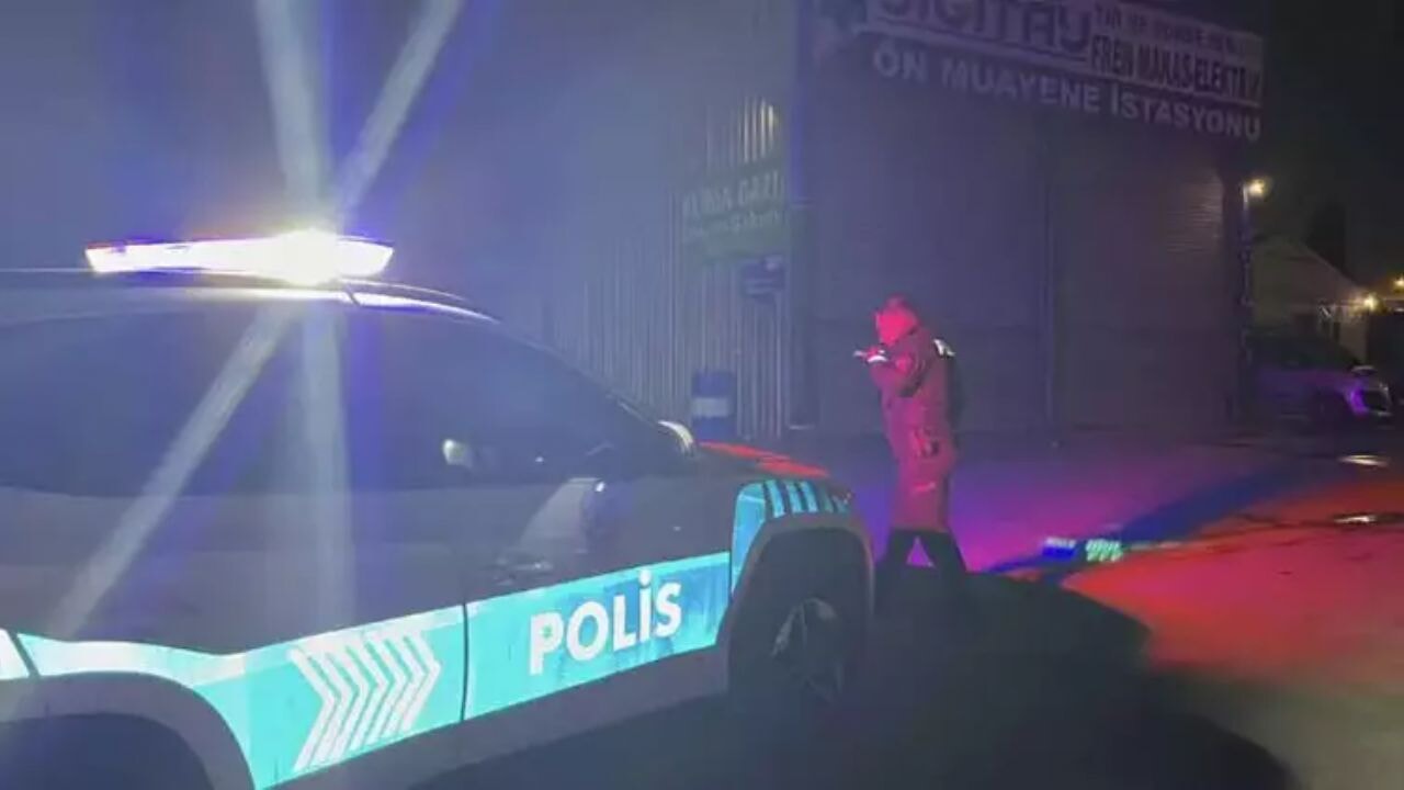 Kocaeli'de trafikte gergin anlar: Damadını tabancayla vurdu