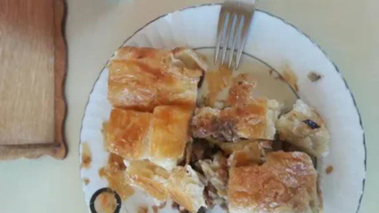 Meşhur Sarıyer Börekçisi'nde kıyma yerine bakın ne koymuşlar