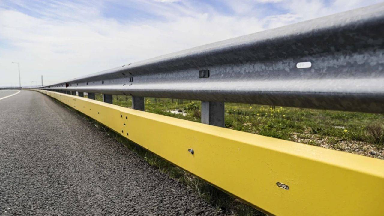 Türkiye'de motosikletlilere özel bariyerler: 200 kilometreye yaklaşılıyor