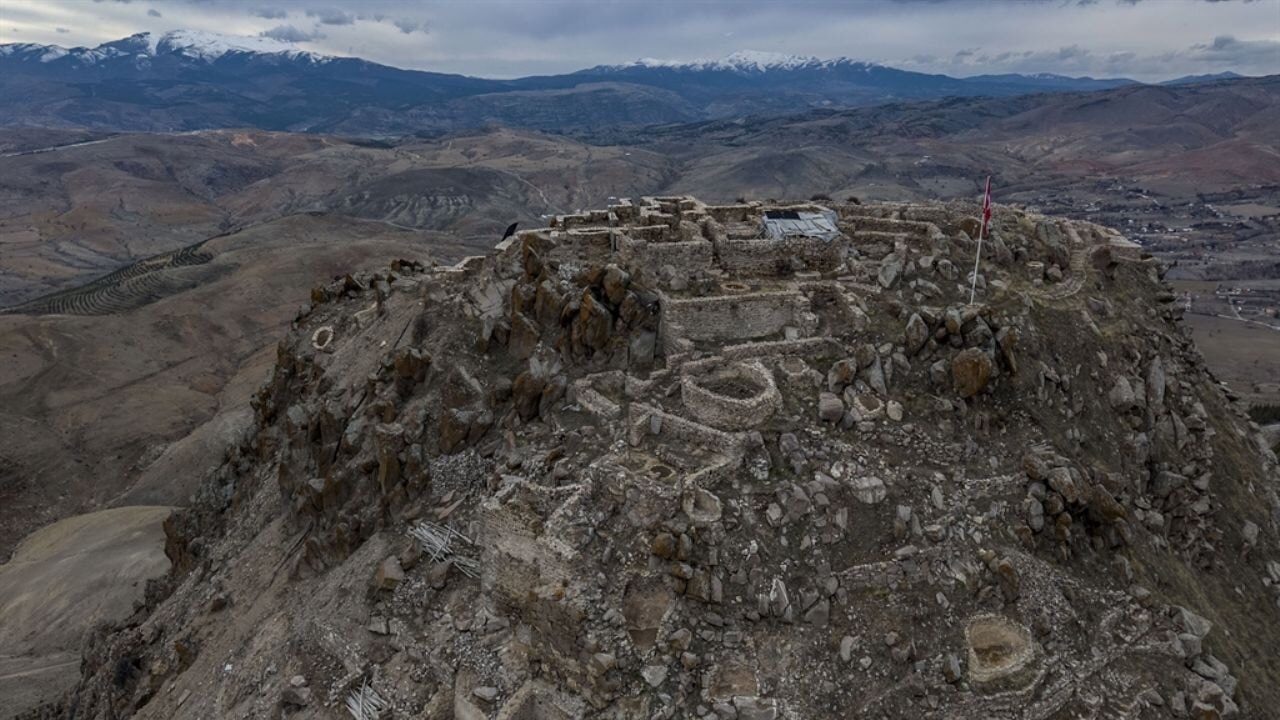 Konya'da binlerce yıllık kaleye teleferik sistemi