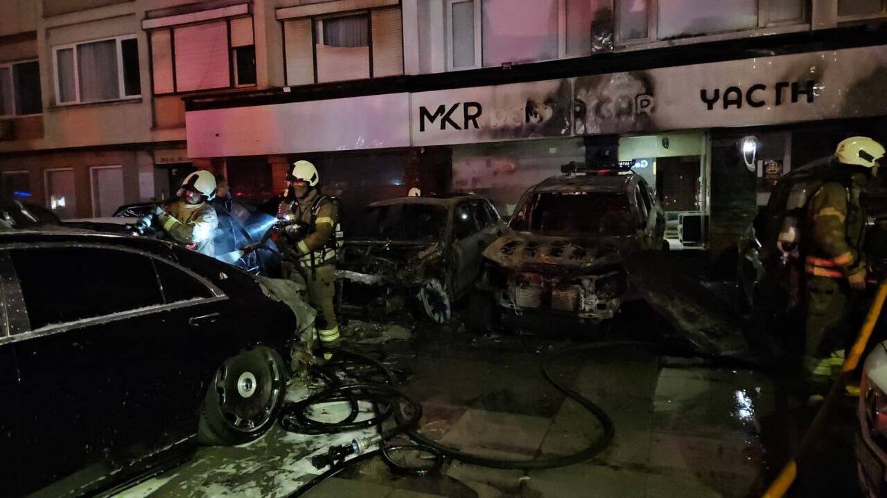 100 milyon değerinde 15 araç yandı