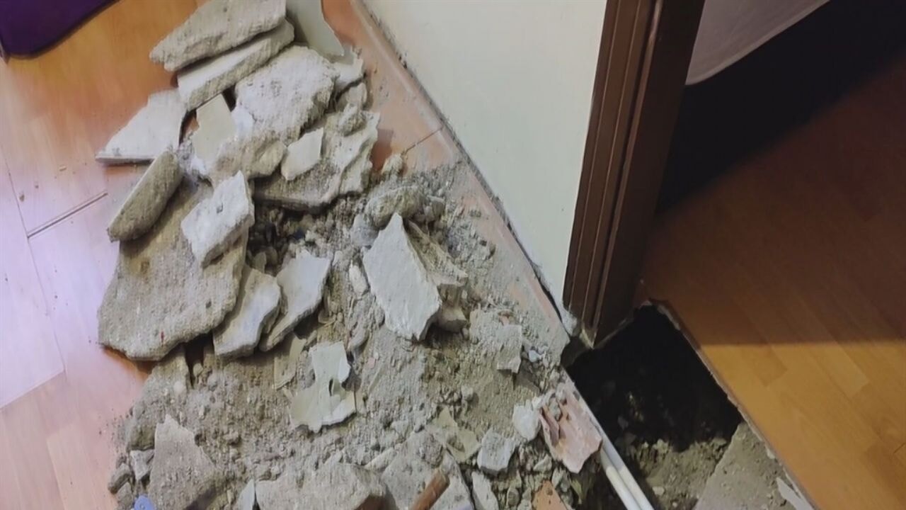 14 daireli binanın zeminindeki çökme korkuttu