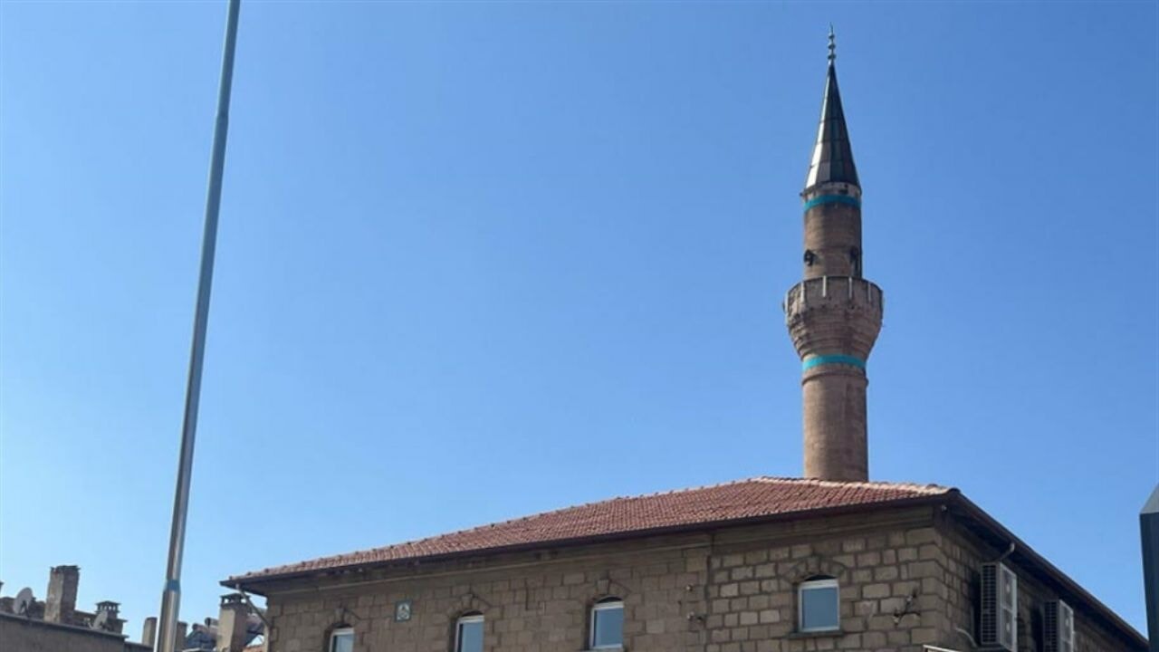 74 yıllık caminin kıblesi hatalı çıktı