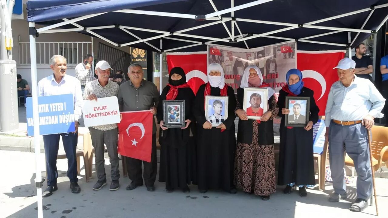 Acılı ailelerden PKK'ya çağrı: Bu dava sizin değil, dönün gelin