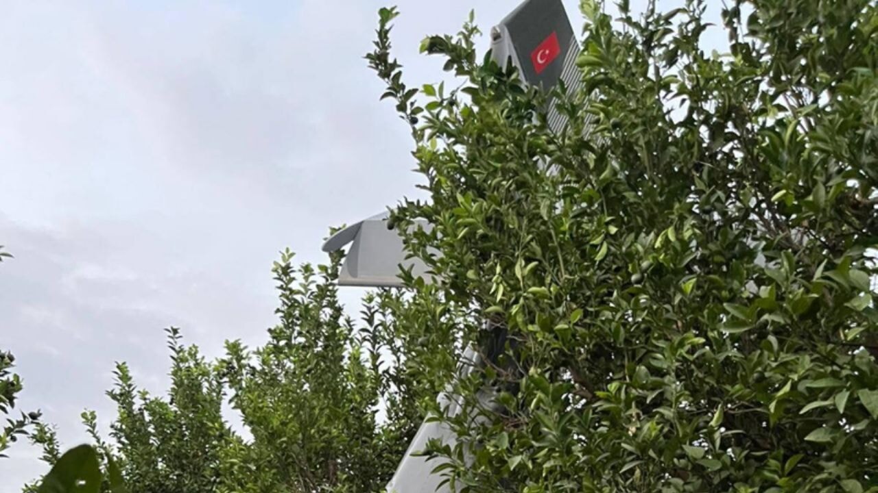 Adana semalarında korku! Eğitim uçağı düştü