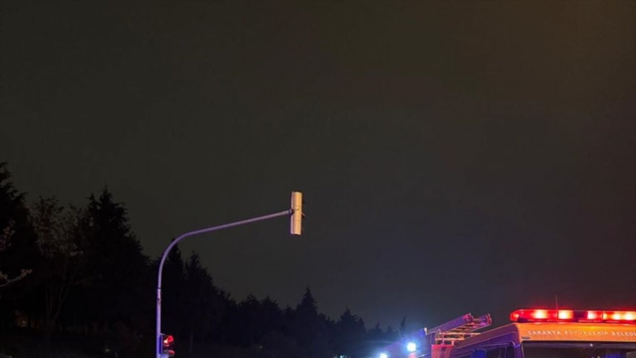 Adapazarı'nda feci trafik kazası