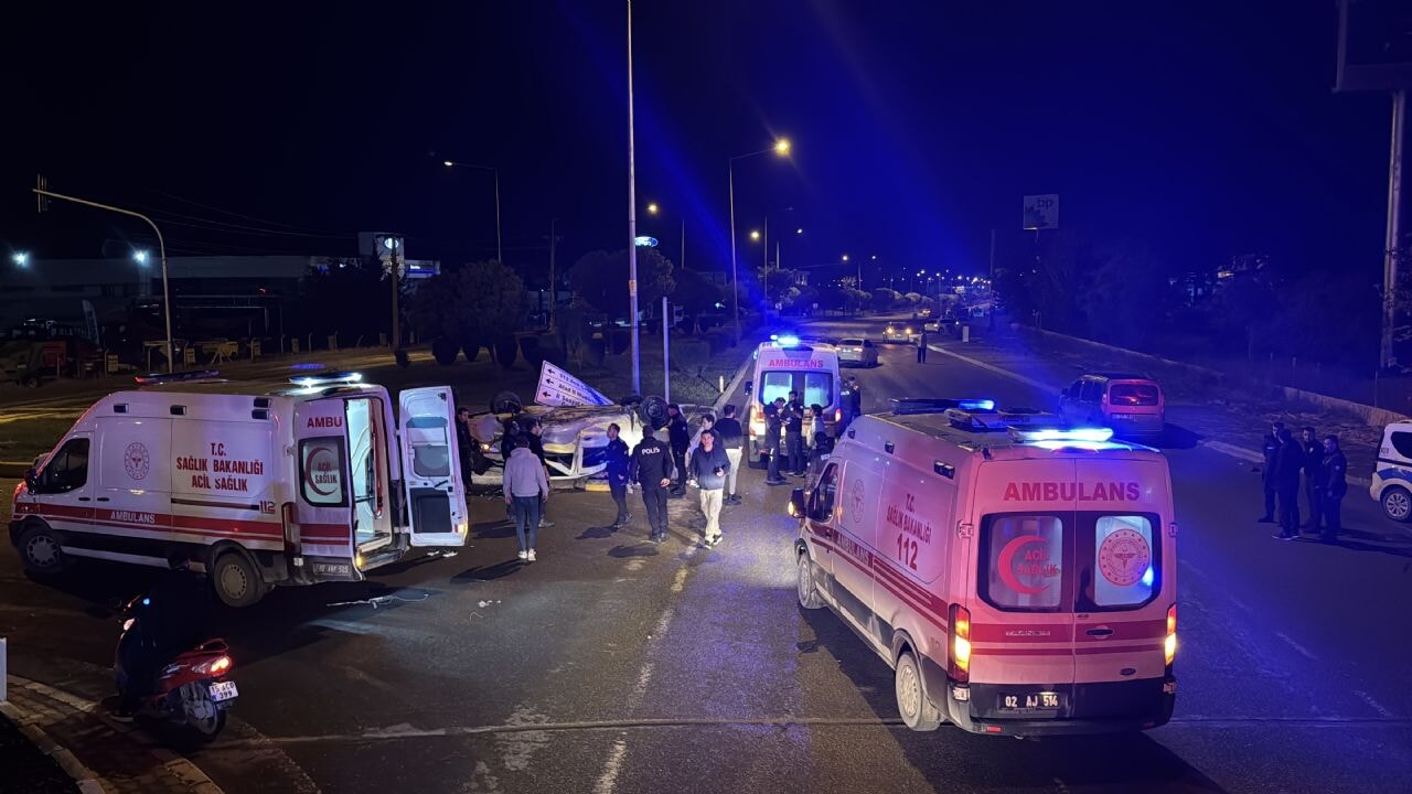 Adıyaman'da trafik kazası: Yaralıların durumu ciddi