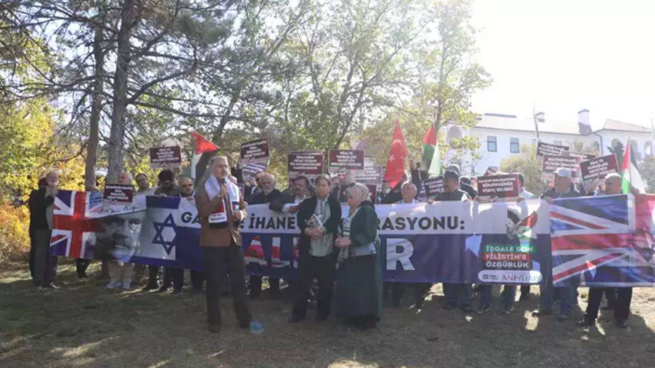 Ankara da protesto: 'Balfour deklarasyonu diplomatik utanç!'