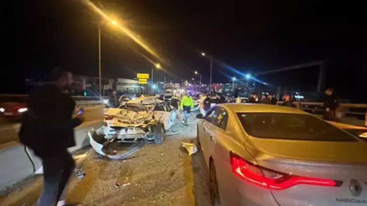 Ankara'da zincirleme kaza! Trafik uygulama noktasında 9 araç birbirine girdi