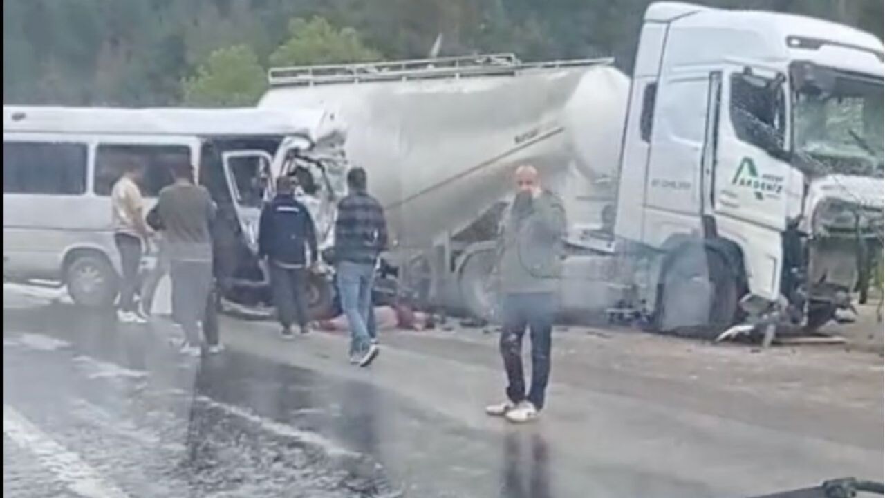 Antalya-Isparta yolunda kaza: 7 ölü