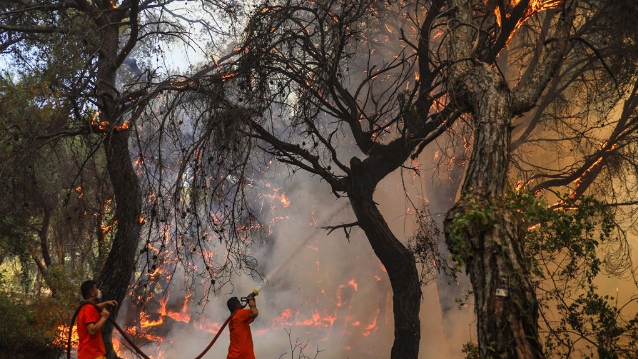 Antalya yanıyor...