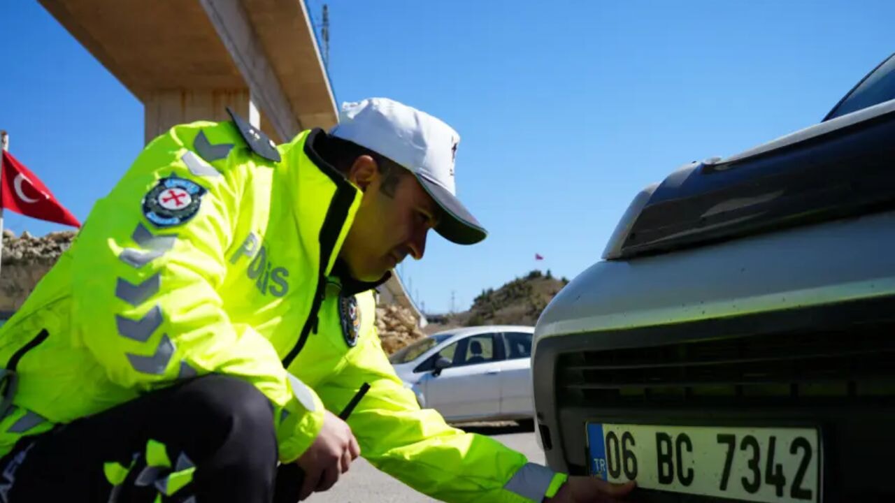 APP plakalarda cezalar iptal edildi