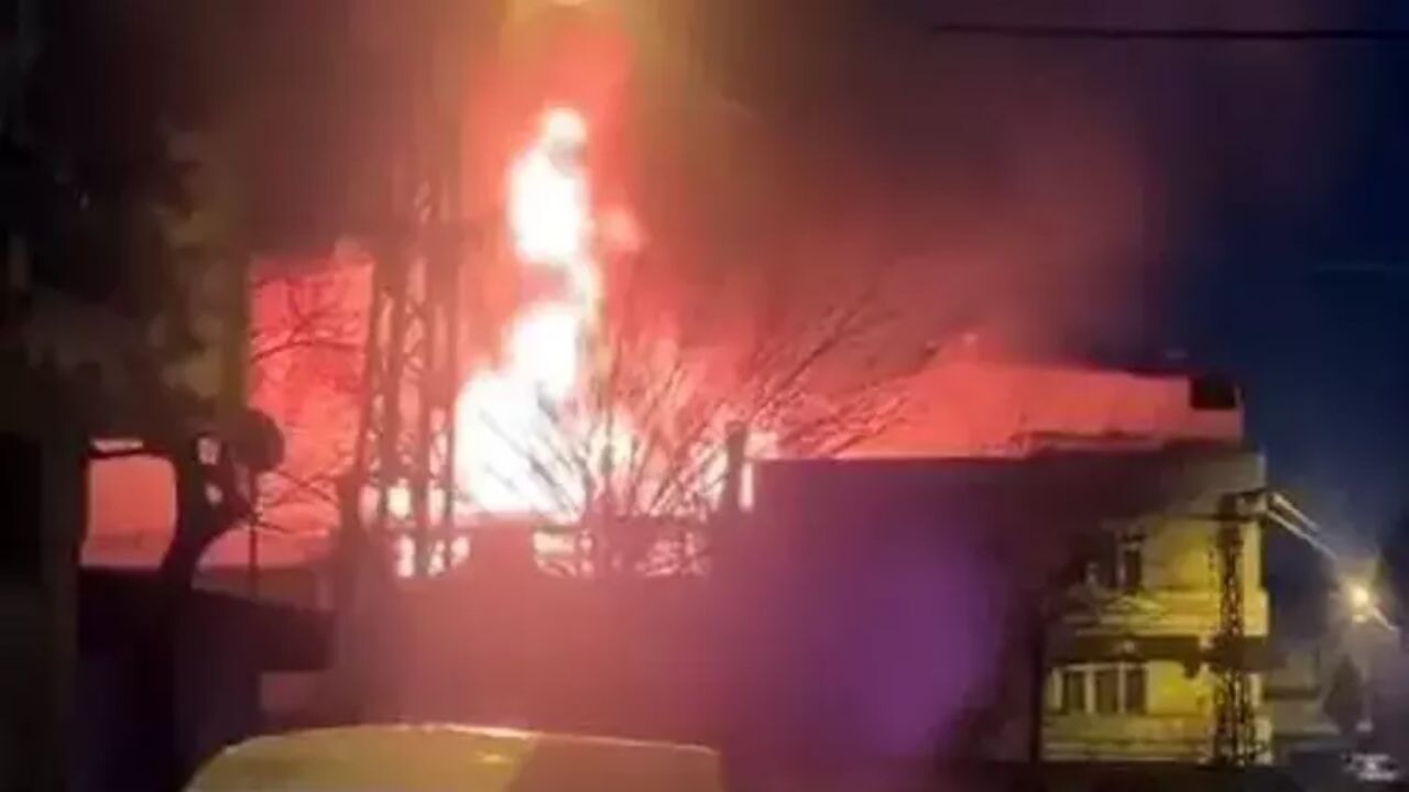 Avcılar'daki Yangında Alevler Kısa Sürede Büyüdü