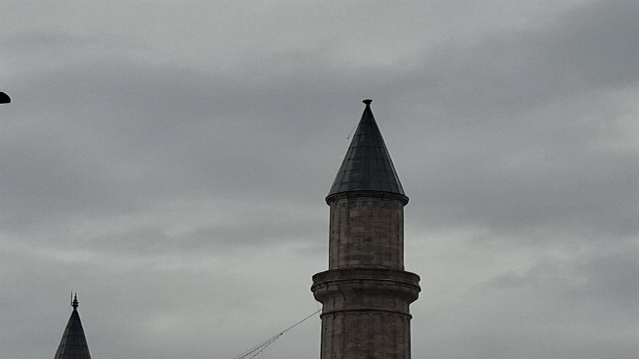 Ayasofya'nın minaresinde fırtına hasarı