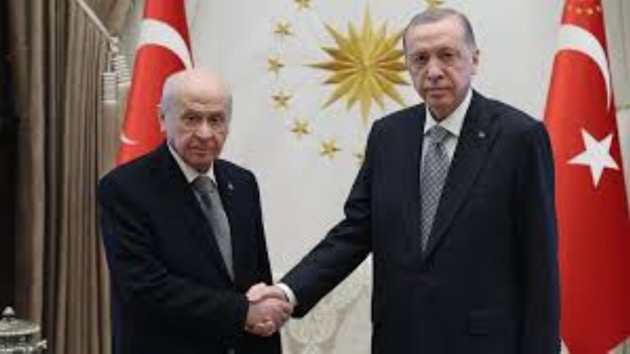 Bahçeli'den Cumhurbaşkanı Erdoğan'a özel armağan