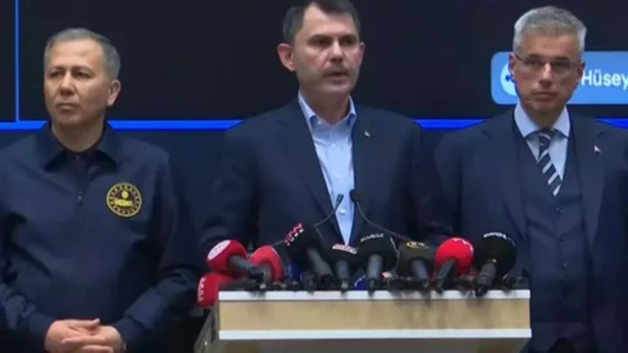 Bakan Kurum'dan deprem sonrası açıklama: 'Hasar tespiti yapılıyor'