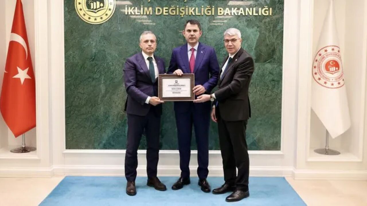 Bakan Kurum, Osmaniye'nin fahri hemşehrisi oldu