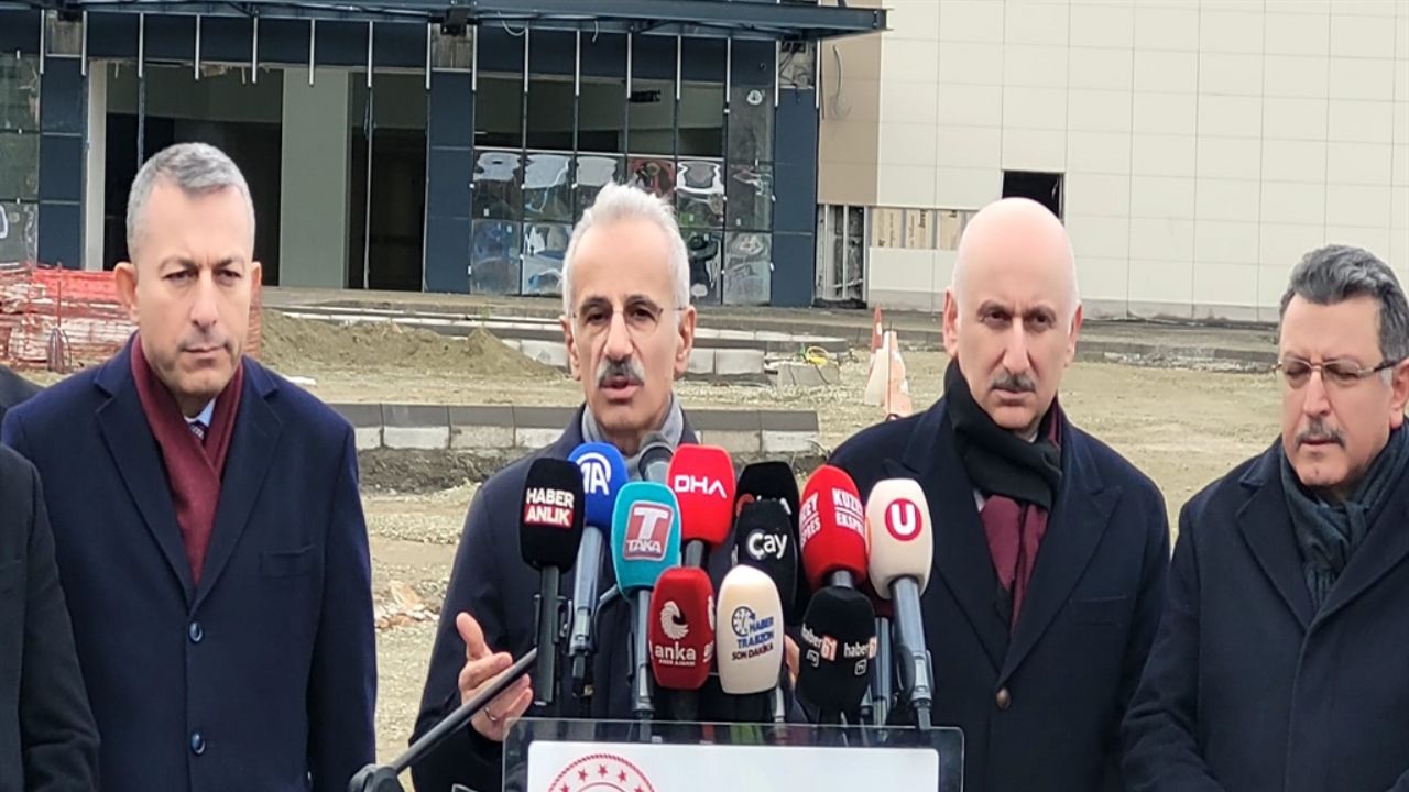 Bakan Uraloğlu'dan uçuşlarla ilgili açıklama
