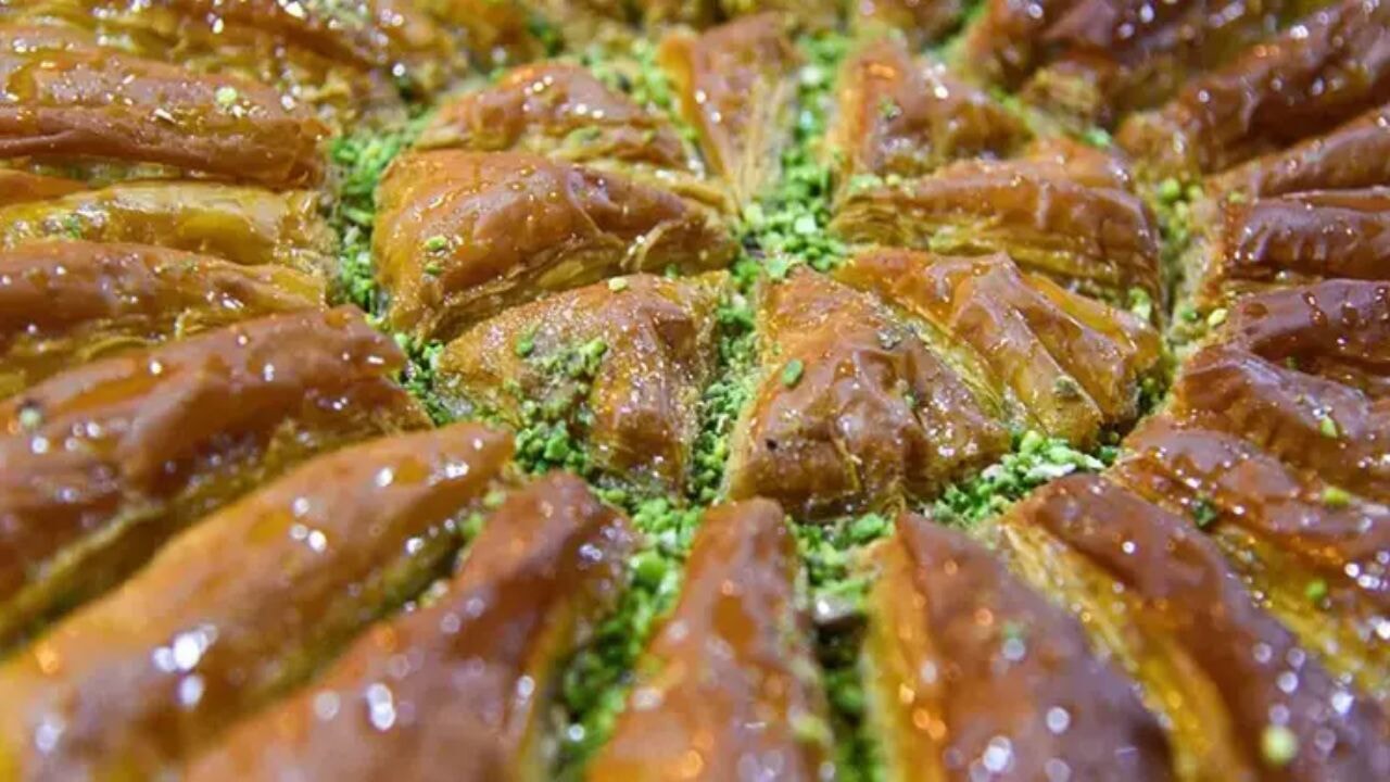 Baklavalardan dışkı çıktı!