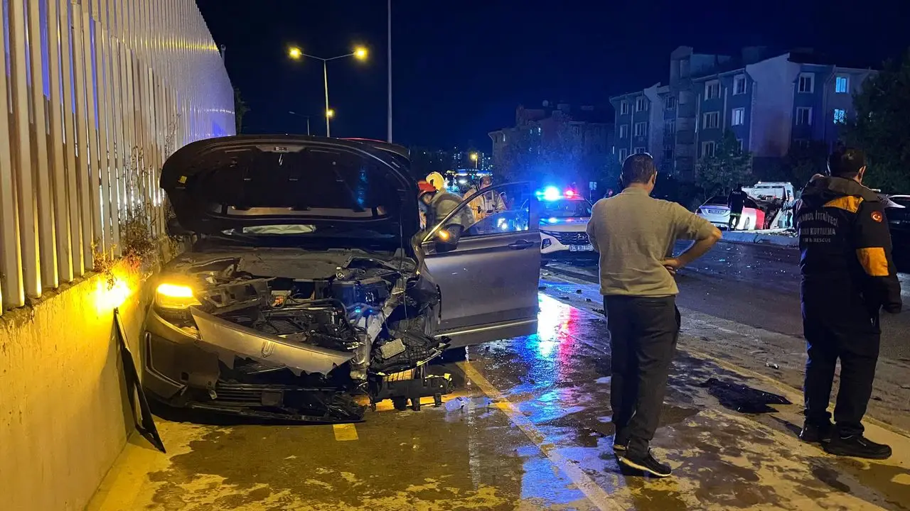 Başakşehir Hürriyet Bulvarı'nda korkunç kaza!