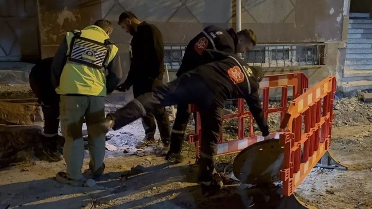 Bayrampaşa'da altyapı çalışması sırasında şiddetli patlama