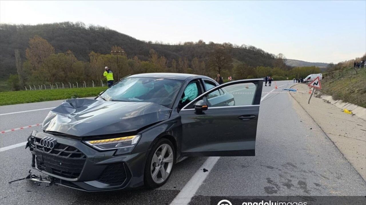 Bilecik-Eskişehir yolunda can pazarı! Motosiklet kazası can aldı