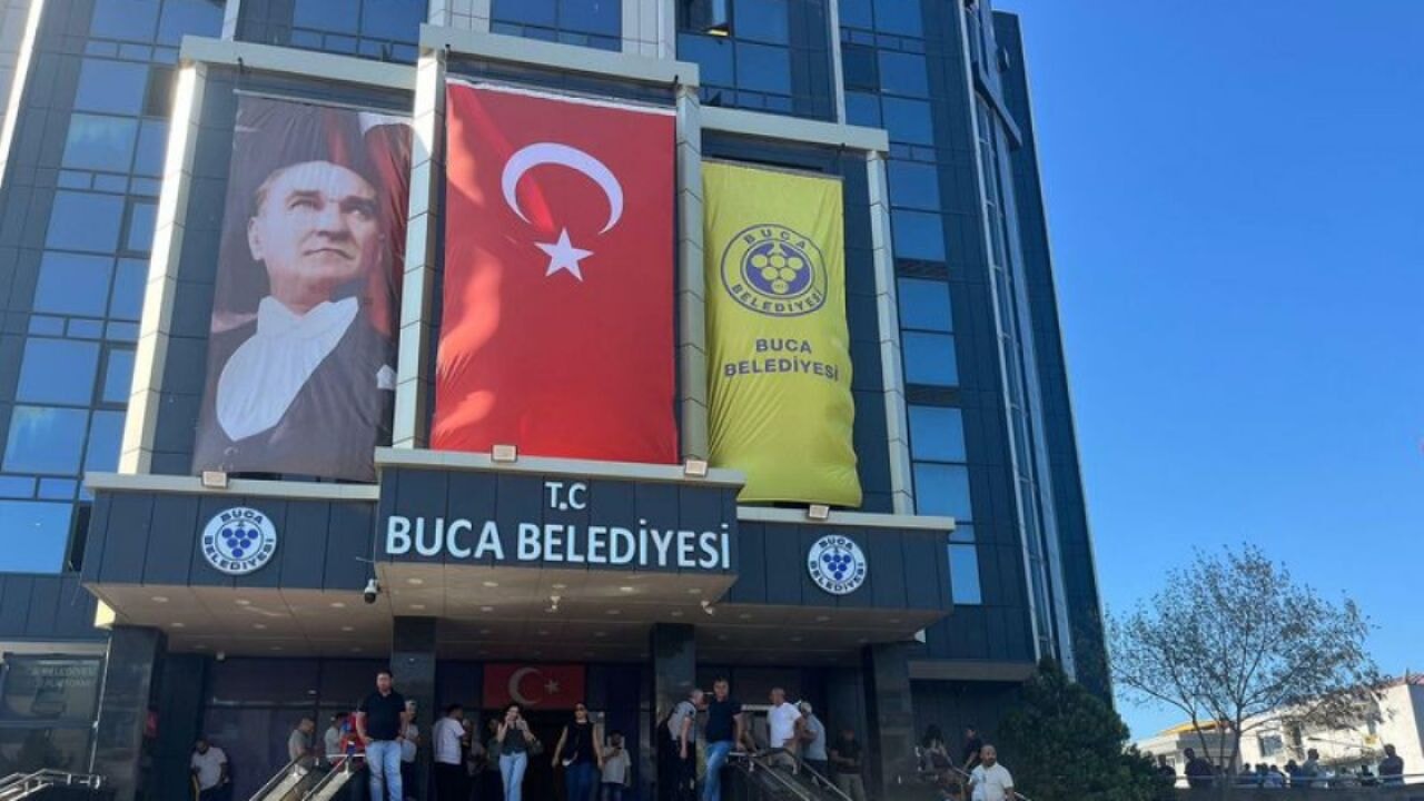 Buca Belediyesinde rüşvet soruşturması: 28 kişi hakkında gözaltı kararı