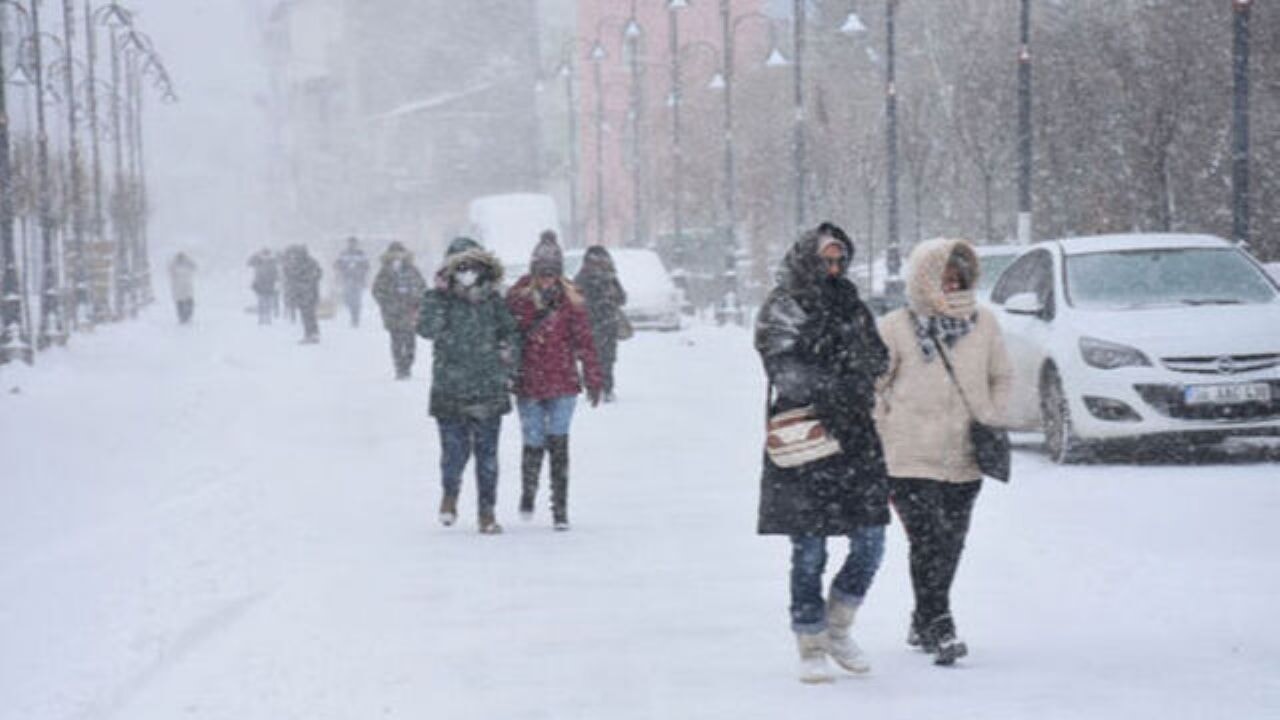 Bugün İstanbul'da okullar tatilmi?