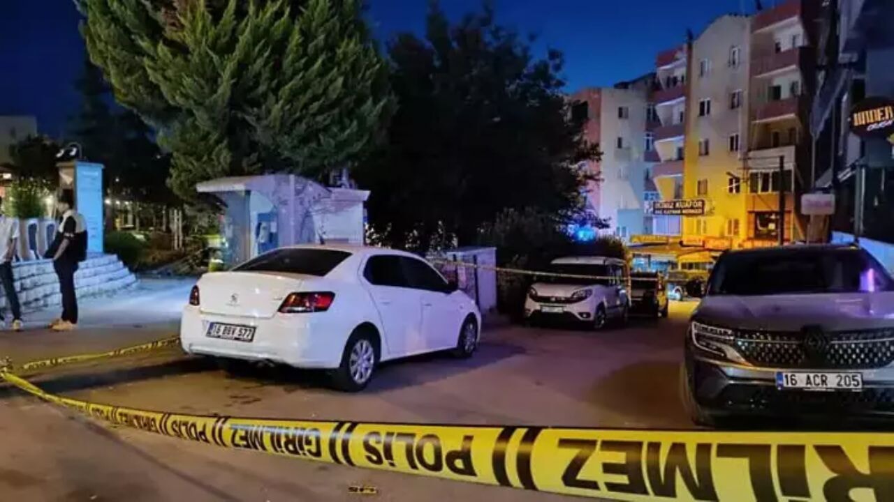 Bursa Nilüfer'de park halindeki otomobile silahlı saldırı