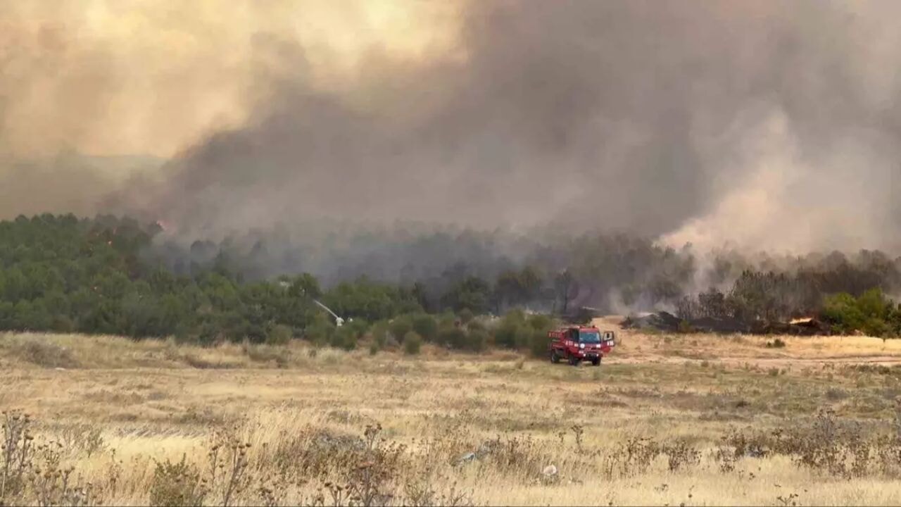 Çanakkale'de orman yangınlarıyla mücadelede kritik saatler
