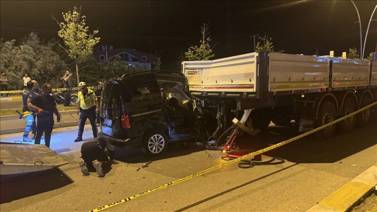 Çankırı-Ankara yolunda korkunç kaza: Polis kursiyerleri hayatını kaybetti