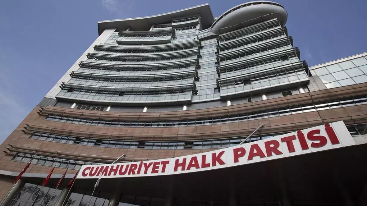 CHP'de sıcak saatler! Yolsuzluk krizi partiyi sarstı! Çözülmeler başlıyor mu?