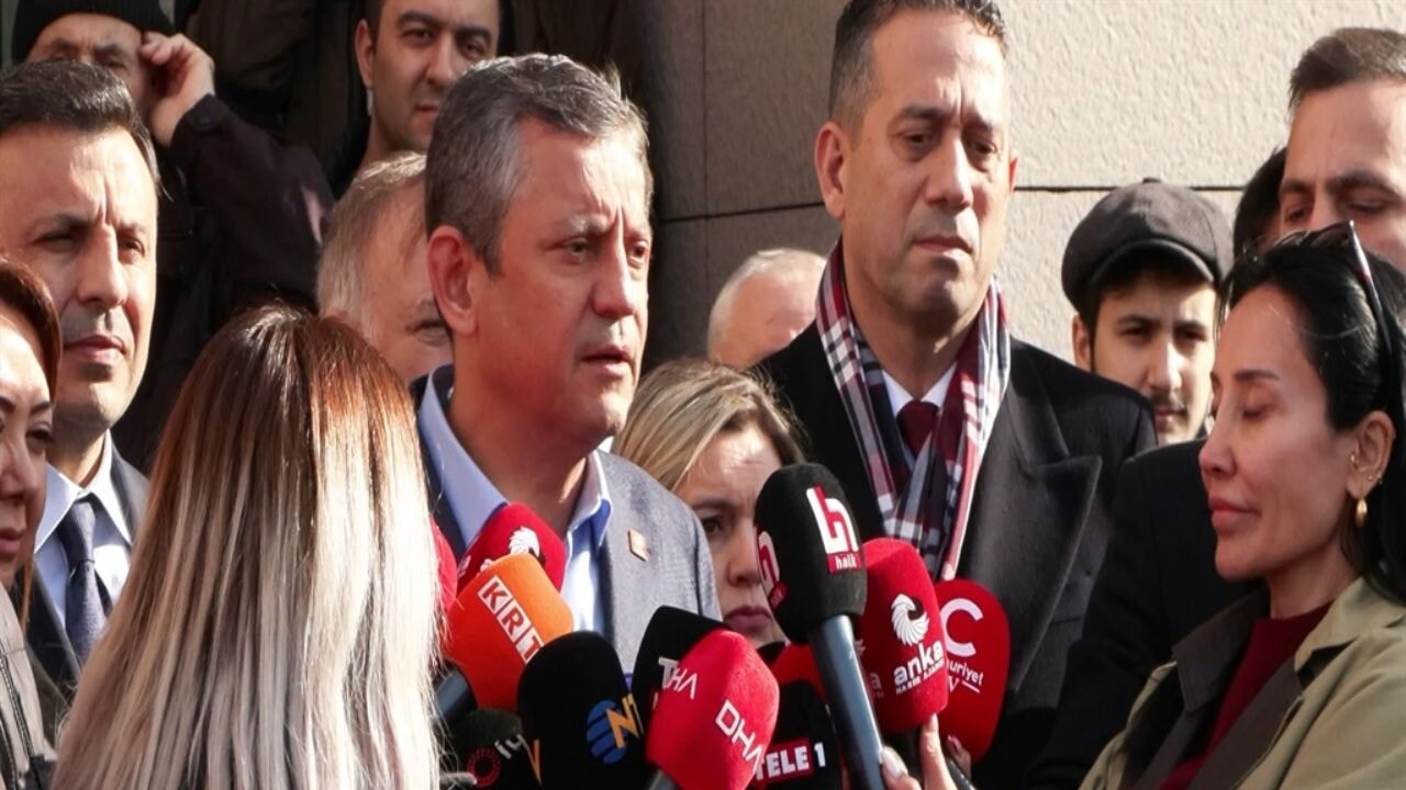 CHP lideri Özgür Özel'den Ümit Özdağ'a destek