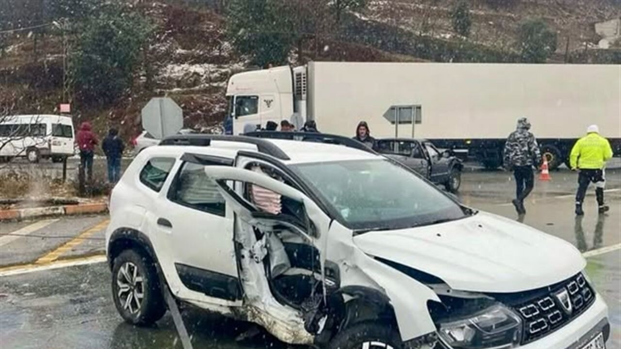 CHP Rize Milletvekili Tahsin Ocaklı, kazada yaralandı