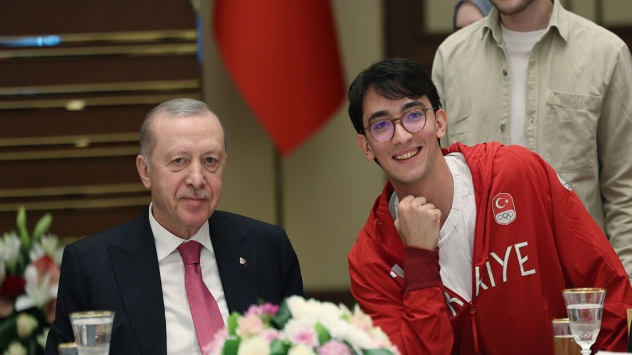 Cumhurbaşkanı Erdoğan gençlerle başbaşa...