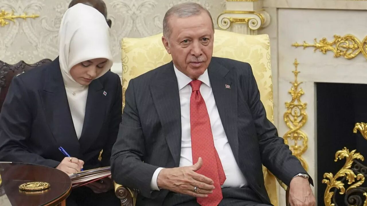 Cumhurbaşkanı Erdoğan'ı taşıyan TRK uçağı İstanbul'a indi
